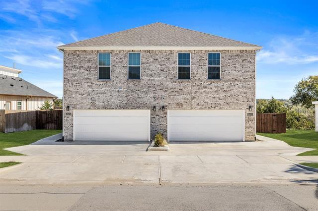 1701 Belzise Terrace in Fort Worth, TX - Building Photo