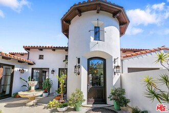 6934 Grasswood Ave in Malibu, CA - Building Photo - Building Photo