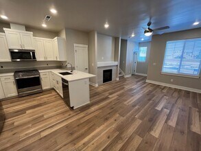 3027 NE Red Jasper Pl in Bend, OR - Building Photo - Building Photo