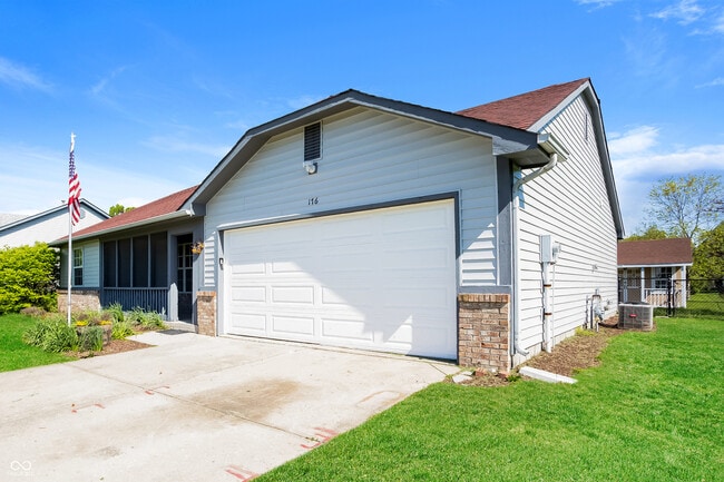 176 Lullaby Ct in Greenfield, IN - Building Photo - Building Photo