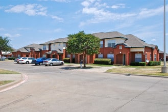 The Hamptons At Lakewest in Dallas, TX - Building Photo - Building Photo