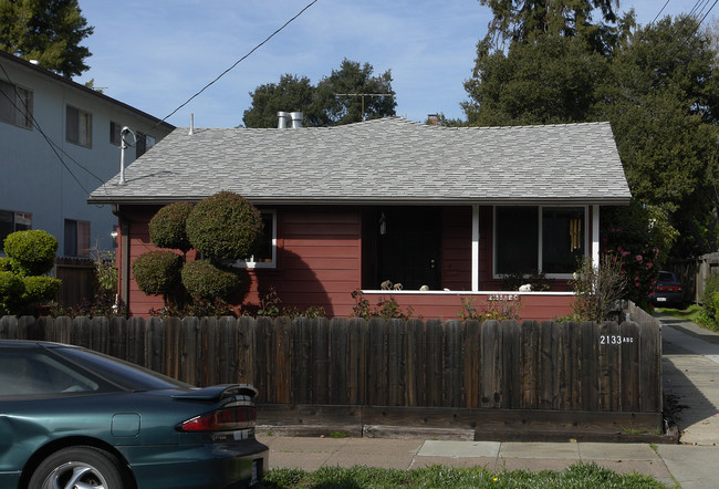 2133 Clinton Ave in Alameda, CA - Building Photo - Building Photo