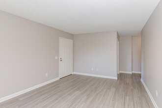 Millcreek Apartments in Vista, CA - Foto de edificio - Interior Photo