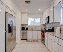 7528 Buccaneer Ave in North Bay Village, FL - Building Photo - Building Photo