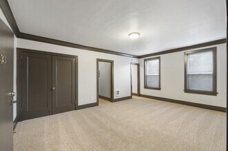 16 N Broadway St in Tacoma, WA - Foto de edificio - Building Photo