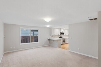 8500 SW Parkview Loop in Beaverton, OR - Foto de edificio - Building Photo