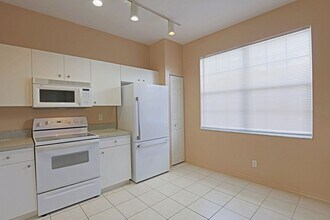 3620 Pine Oak Cir in Ft. Myers, FL - Building Photo - Building Photo