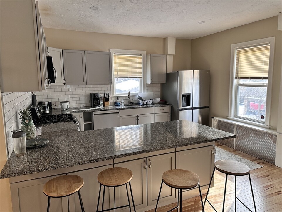 14 Lincoln Rd in Newton, MA - Building Photo
