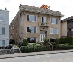 2268 Cornwall Ave in Vancouver, BC - Building Photo