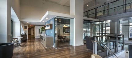32 Cambridgepark Dr, Unit 1102 in Cambridge, MA - Foto de edificio - Building Photo