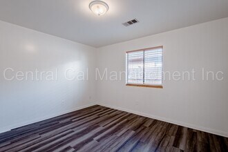 130 8th St in Bakersfield, CA - Building Photo - Building Photo