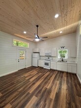 8668 Lakeshore Dr in Rutledge, TN - Building Photo - Building Photo