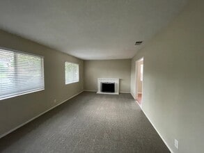 402 Baylor Dr, Unit 0 in Vallejo, CA - Building Photo - Building Photo