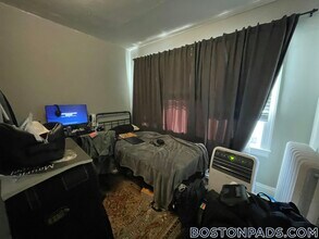 16-20 Westland Ave., Unit 310 in Boston, MA - Foto de edificio - Building Photo