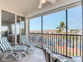 4451 Bay Beach Ln, Unit 424 in Fort Myers Beach, FL - Building Photo - Building Photo