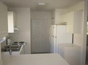 937 SW 8th Pl in Homestead, FL - Building Photo - Building Photo