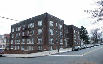 25-27 Westervelt Pl Apartments