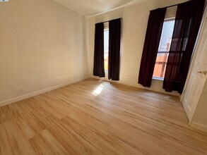 1527 77th Ave in Oakland, CA - Building Photo - Building Photo