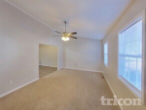 125 Kennedy Dr, Unit 2304 in Carrollton, GA - Foto de edificio - Building Photo