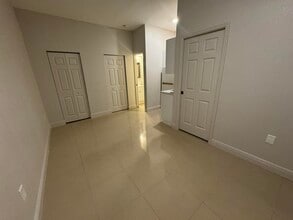 9033 NW 174th St in Hialeah, FL - Building Photo - Building Photo