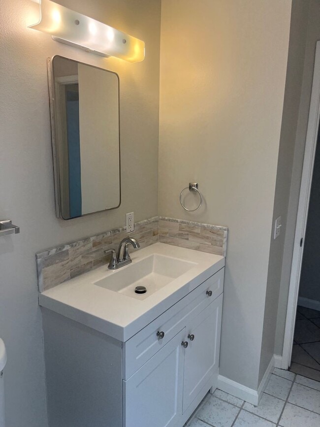 property at 816 E Washington Ave