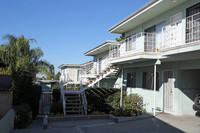 905 Edgewood St in Inglewood, CA - Foto de edificio - Building Photo