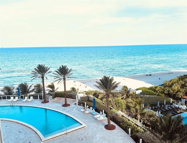 17201 Collins Ave, Unit 904 in Sunny Isles Beach, FL - Building Photo - Building Photo