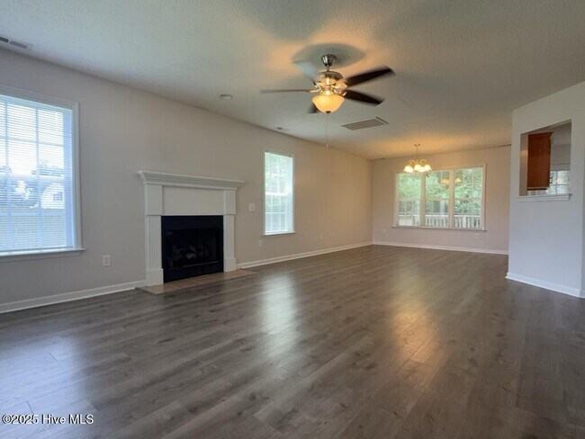 107 Sabrina Dr in Richlands, NC - Building Photo - Building Photo
