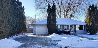 1163 Higgins Ave in Neenah, WI - Building Photo