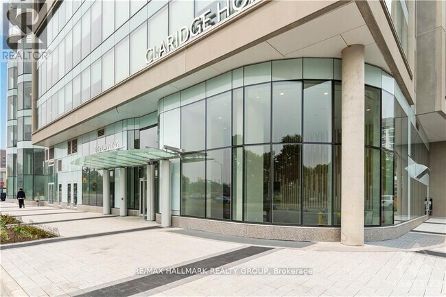 805-2805 Carling Ave in Ottawa, ON - Building Photo - Building Photo
