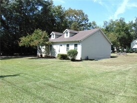 886 Rowland St in Clarkston, GA - Building Photo