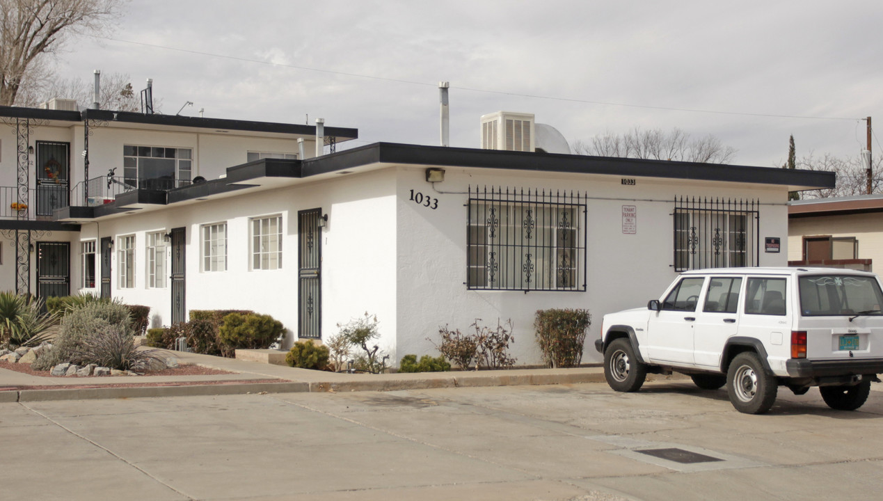 1033 Truman St SE in Albuquerque, NM - Foto de edificio