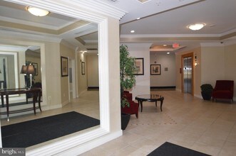 4490 Market Commons Dr-Unit -412 in Fairfax, VA - Building Photo - Building Photo