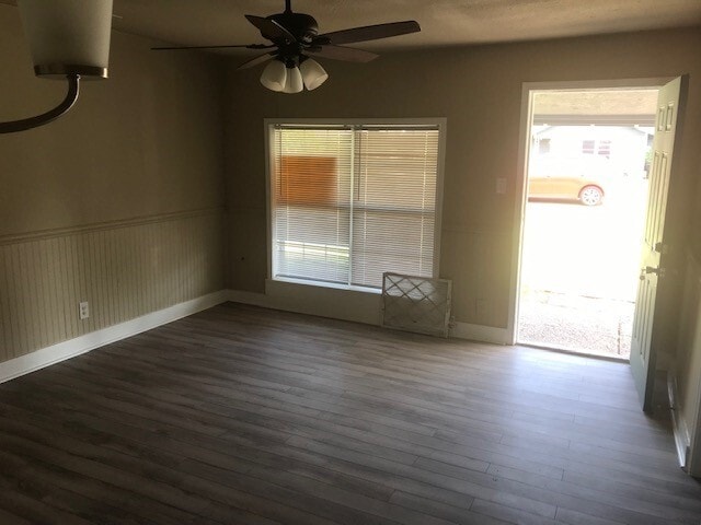 3226 Texas Ave in Texas City, TX - Building Photo - Building Photo