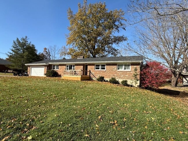 316 Homeview Dr in Brandenburg, KY - Building Photo - Building Photo