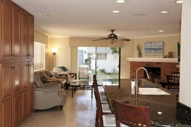 358 H Ave in Coronado, CA - Building Photo - Building Photo