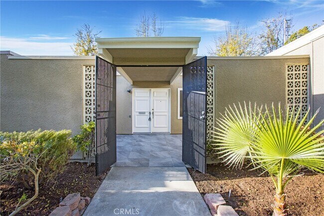 794 Via Los Altos, Unit 794 Via Los Altos Unit C in Laguna Woods, CA - Building Photo - Building Photo