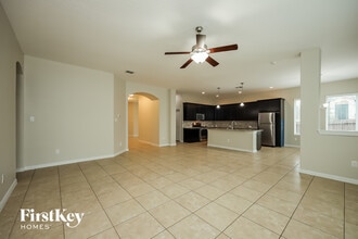 535 Blocker Ranch in San Antonio, TX - Foto de edificio - Building Photo