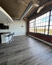 4100 Forest Park Ave, Unit 510 in St. Louis, MO - Foto de edificio - Building Photo