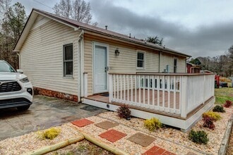 334 Pine Ave in Cherryville, NC - Building Photo - Building Photo