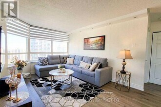 3605 Kariya Dr in Mississauga, ON - Building Photo - Building Photo