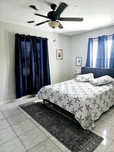 11220 NE 11th Plz, Unit 11220 NE 11th Place in Biscayne Park, FL - Foto de edificio - Building Photo