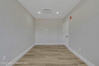 215 Hickory St in Scranton, PA - Building Photo - Building Photo