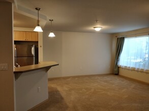 10931 124th Ave NE, Unit 103 in Kirkland, WA - Building Photo - Building Photo