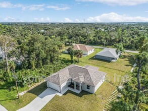 19053 Wilton Ave in Port Charlotte, FL - Foto de edificio - Building Photo