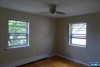 129-131 6th St-Unit -2 in Fairview, NJ - Building Photo - Building Photo