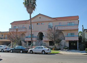 Luxury Apartments in Los Angeles, CA - Building Photo - Building Photo