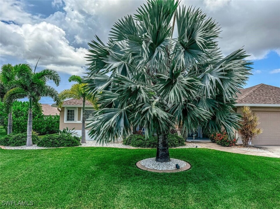 201 SW 35th St in Cape Coral, FL - Building Photo