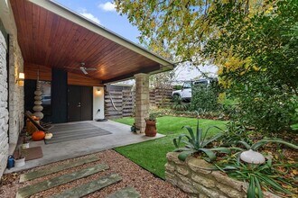 805 Cumberland Rd in Austin, TX - Building Photo - Building Photo