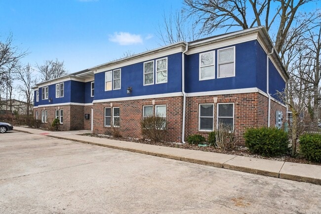 118 Rhodes St, Unit Gold Apartments in Roseland, IN - Building Photo - Building Photo